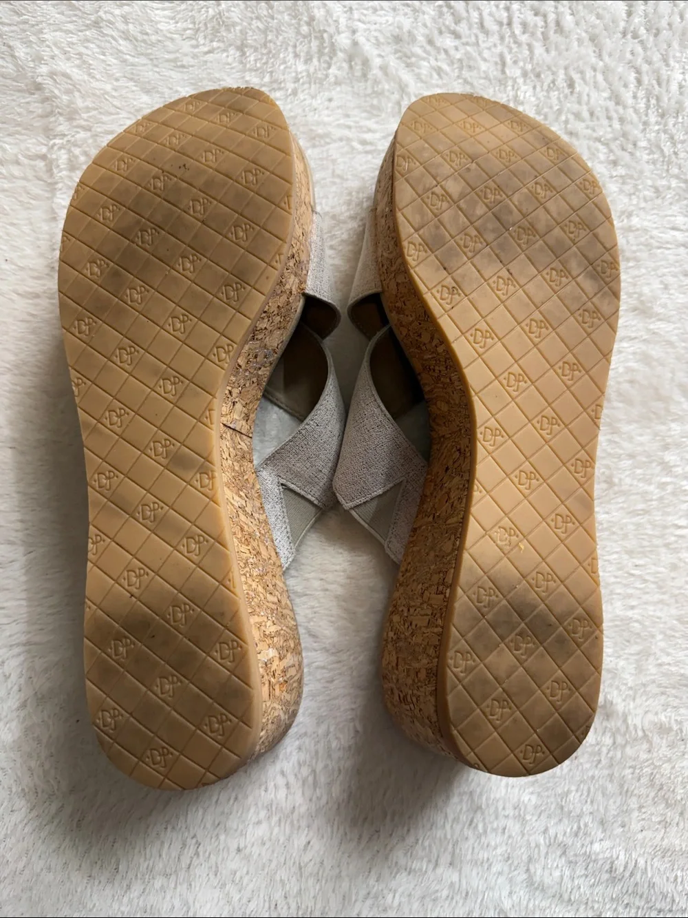 Donald J Pliner Shima Beige Grey Shimmer Cork Wedge Slide Sandals Size 8.5